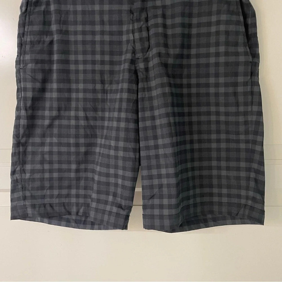 Nike men’s golf Dri Fit plaid shorts 15254 - Picture 3 of 9